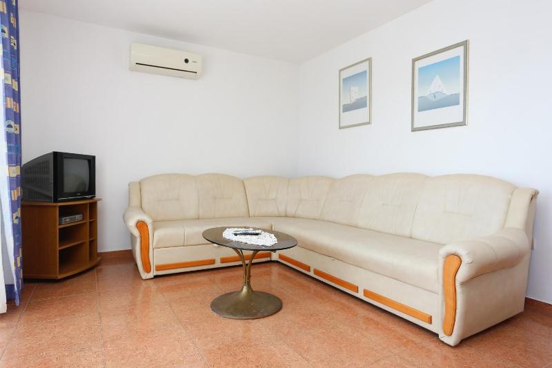 Two-Bedroom Apartment with Terrace and Sea View image 1