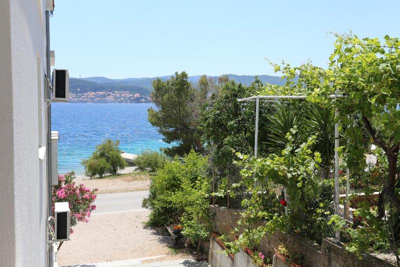 Two-Bedroom Apartment with Terrace and Sea View image 3