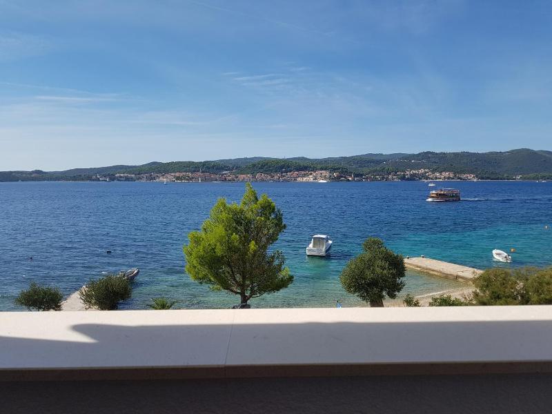 One-Bedroom Apartment with Terrace and Sea View image 3