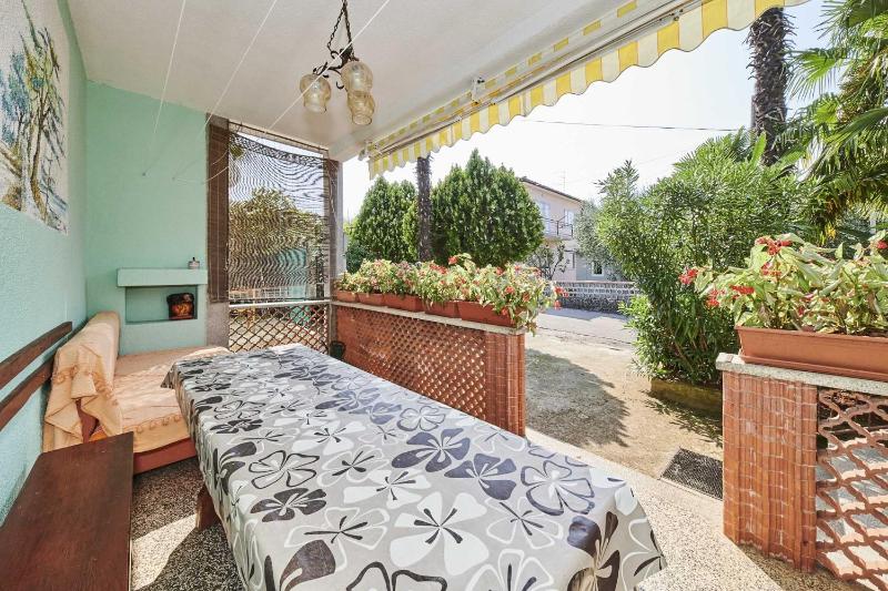 One-Bedroom Apartment with Terrace image 4