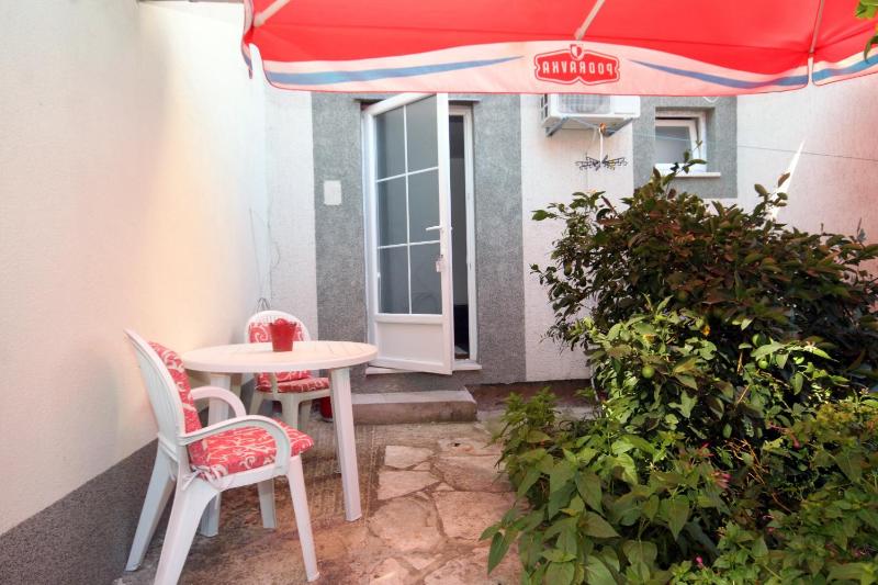 Apartments and rooms with parking space Korcula - 4399 - image 12
