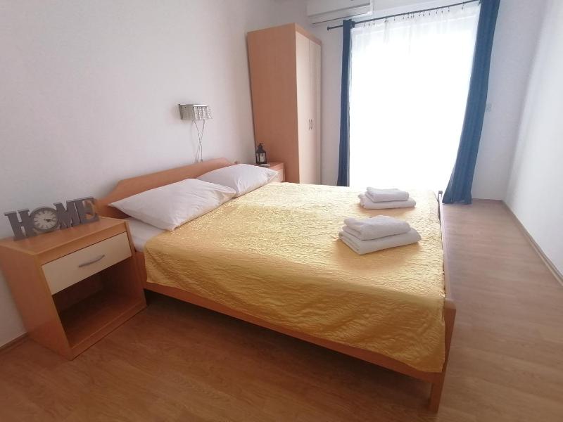 Apartments with parking space Vodice - 5808 - image 3