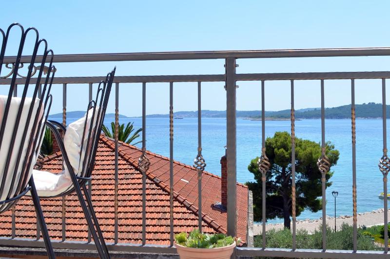 Studio with Balcony and Sea View image 2