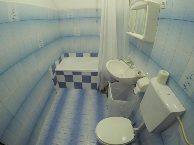 One-Bedroom Apartment with Balcony image 3