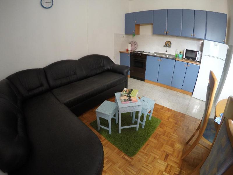 One-Bedroom Apartment with Sea View image 4