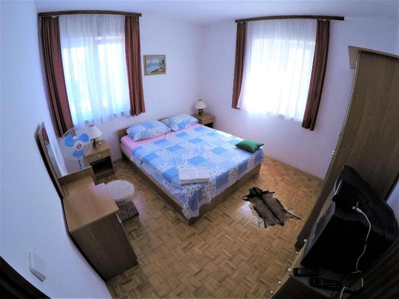 One-Bedroom Apartment with Sea View image 1