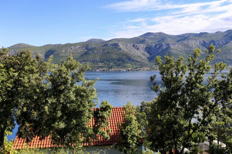 Apartments by the sea Tri Zala Korcula - 4432 - image 3