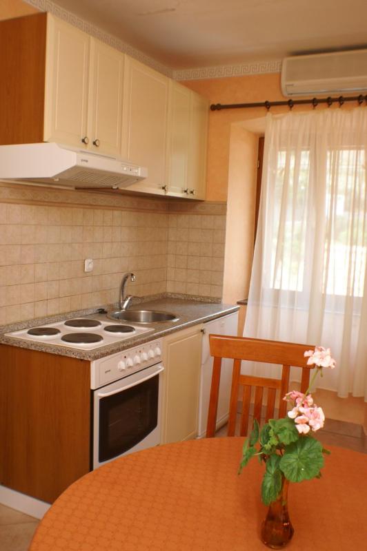 One-Bedroom Apartment with Sea View image 3
