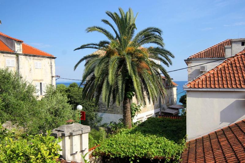 Studio with Balcony and Sea View image 2