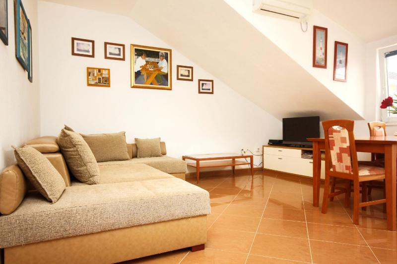Two-Bedroom Apartment with Terrace and Sea View image 1