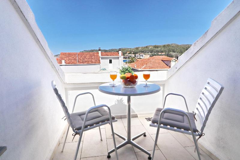 Two-Bedroom Apartment with Terrace and Sea View image 3