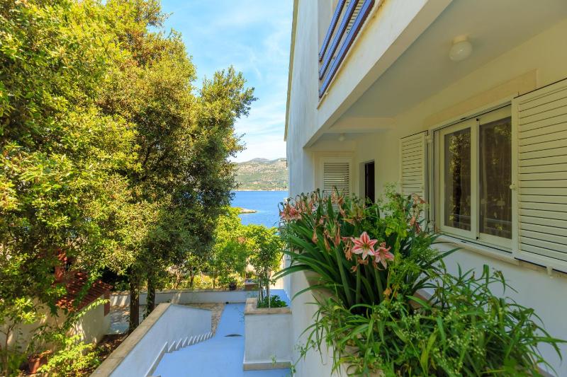 Apartments by the sea Tri Zala Korcula - 4346 - image 32