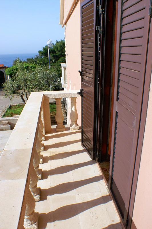 Apartments with parking space Zavalatica Korcula - 4453 - image 4