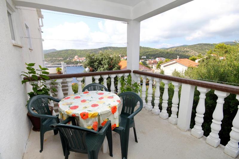Two-Bedroom Apartment with Terrace and Sea View image 3