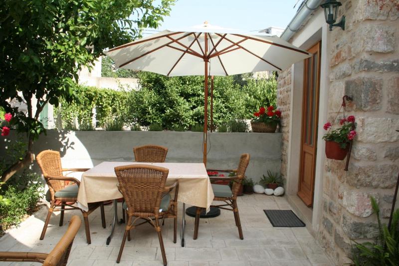 One-Bedroom Apartment with Terrace image 3