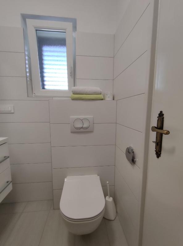 Studio with Balcony image 4