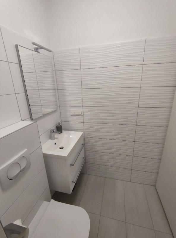 Studio with Balcony image 4