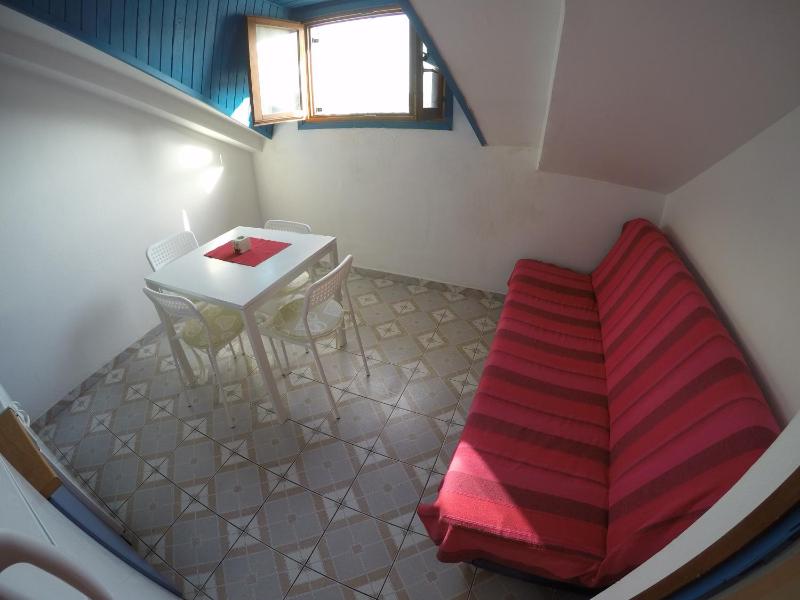 One-Bedroom Apartment with Sea View image 3