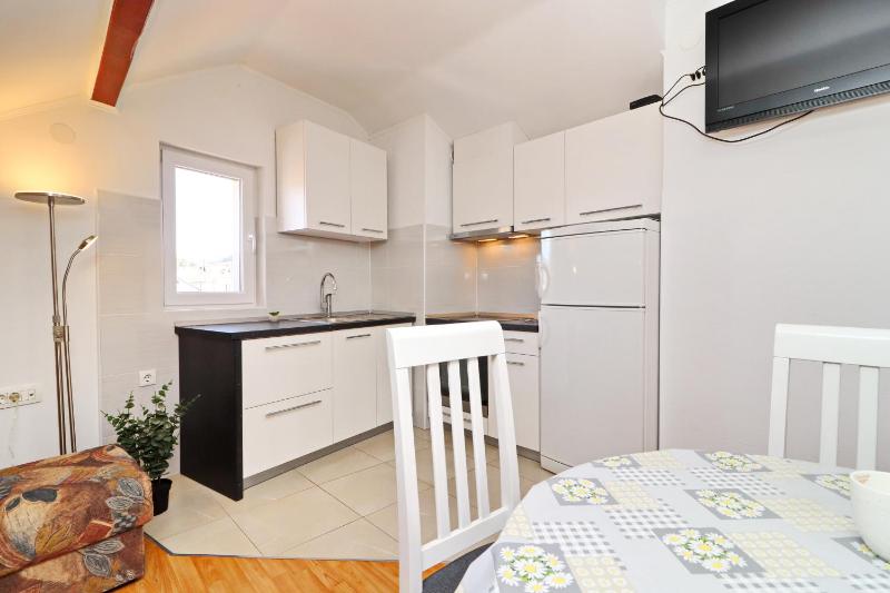 Two-Bedroom Apartment with Terrace and Sea View image 4