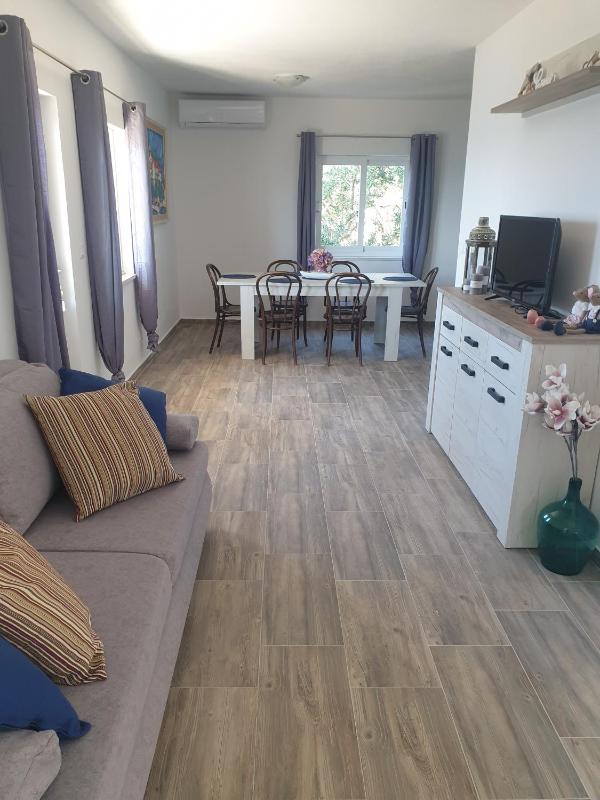 Two-Bedroom Apartment with Terrace and Sea View image 1