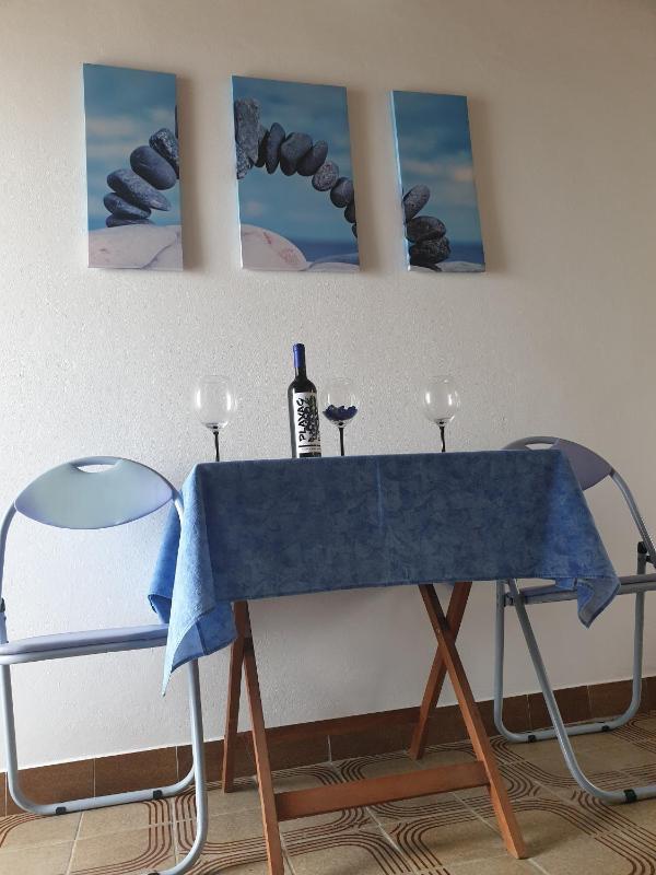 Studio with Balcony and Sea View image 4