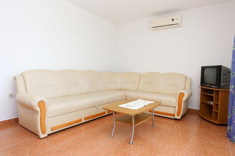 Two-Bedroom Apartment with Terrace and Sea View image 3
