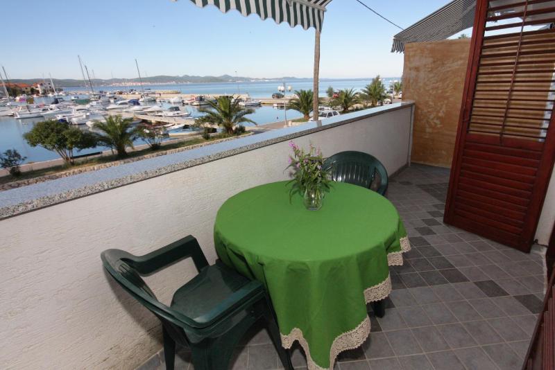 Studio with Balcony and Sea View image 3