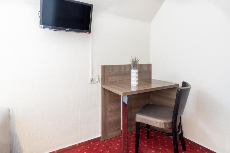 Economy Single Room image 4