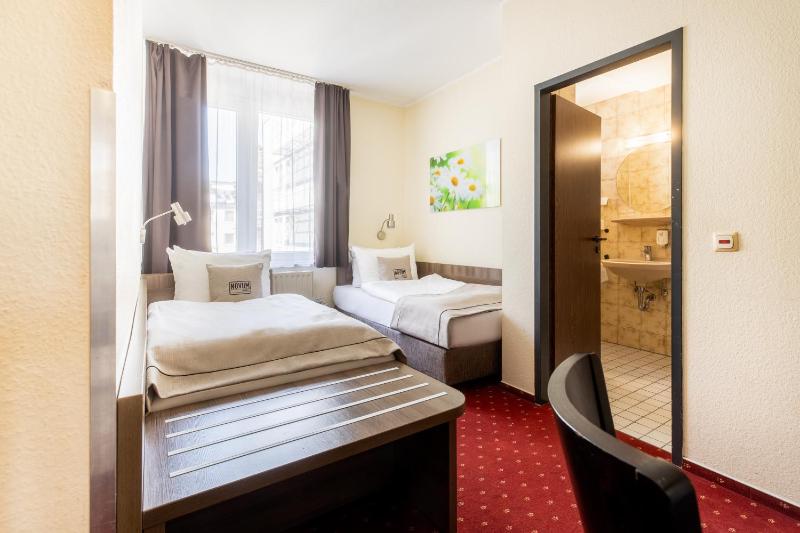 Hotel Leonet - image 9