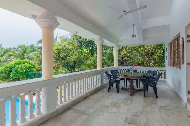 Beachfront mansion with pool - image 29