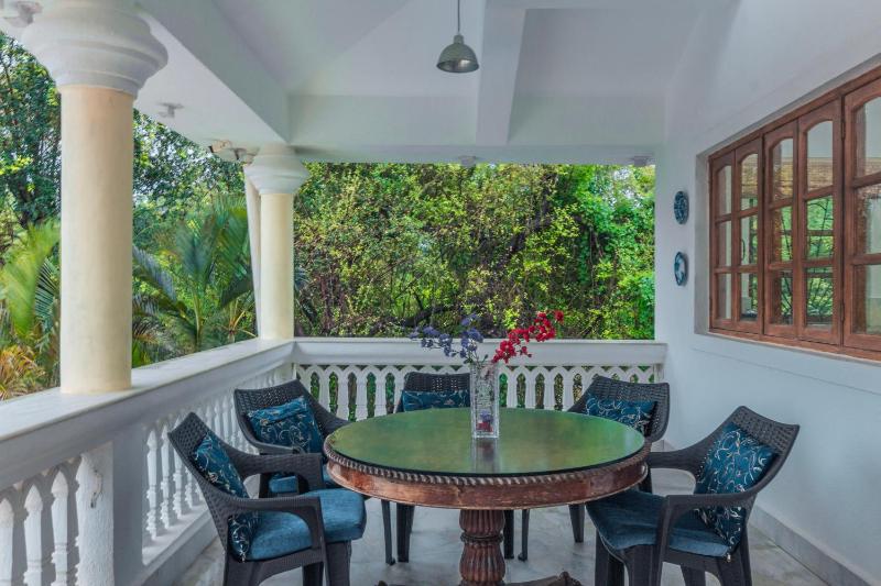 Beachfront mansion with pool - image 23
