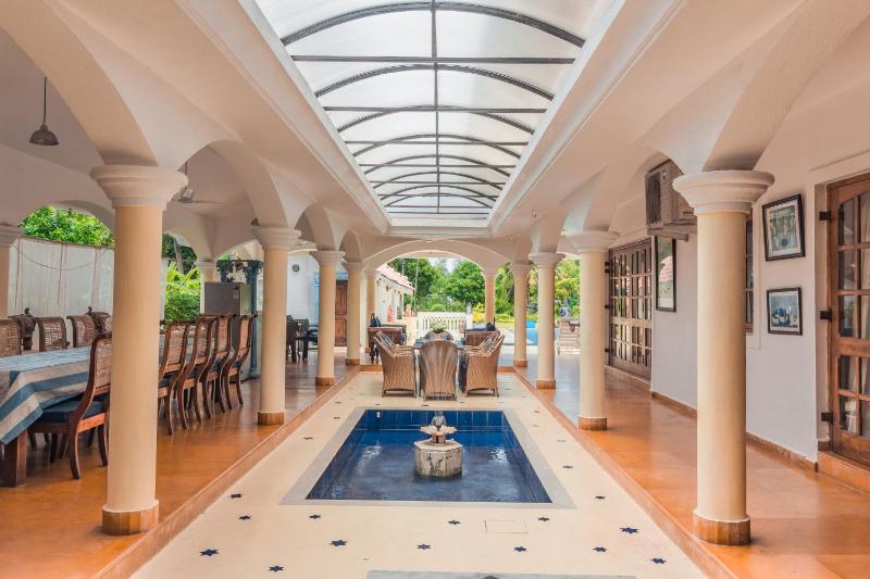 Beachfront mansion with pool - image 13