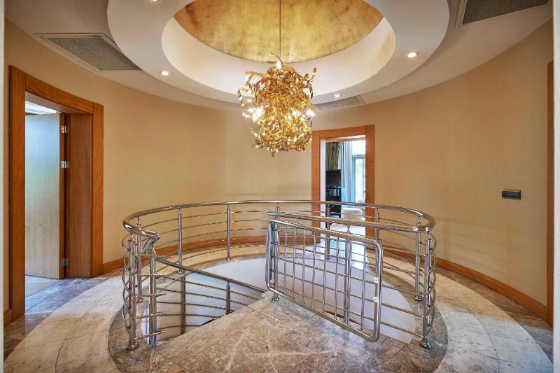 Superior Villa with Two Ways Airport Transfer image 4