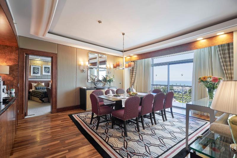 Presidential Suite with Two Ways Airport Transfer image 2
