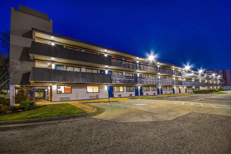 Motel 6-Memphis TN - Downtown - image 45
