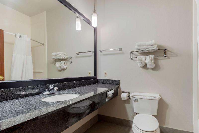 King Room - Non-Smoking image 2