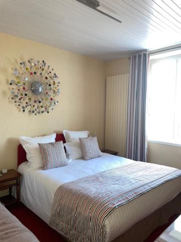 Triple Room with Sea View image 4
