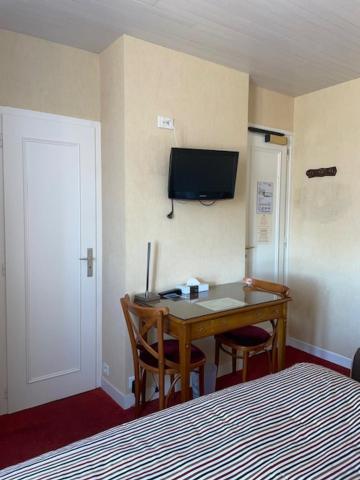 Triple Room with Sea View image 2