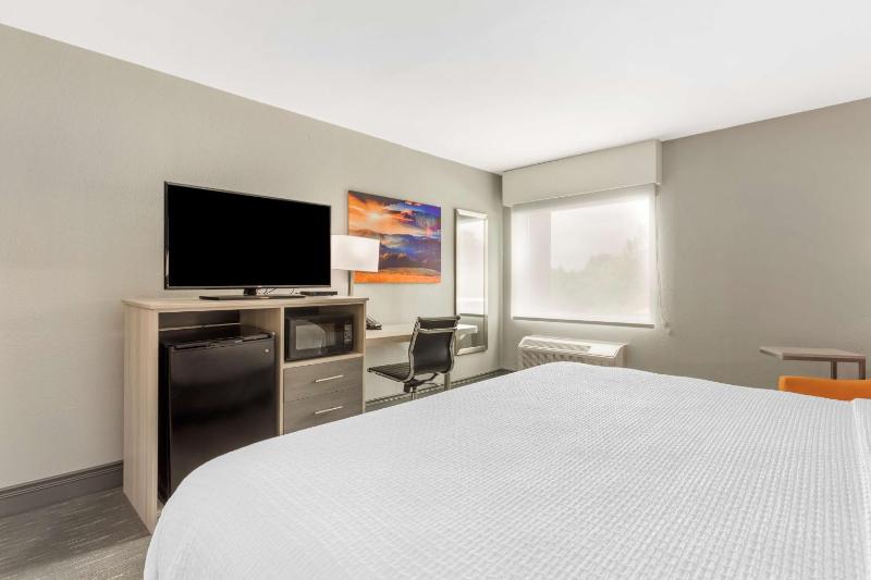 King Room image 4