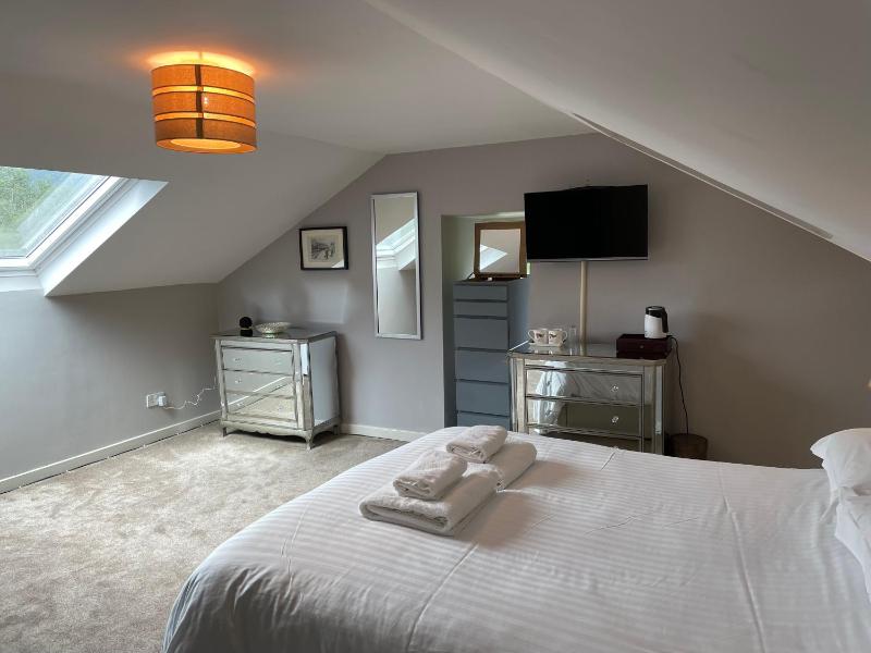 Quadruple Room with Bathroom image 1