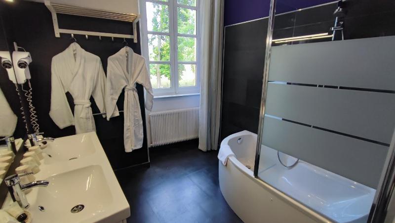 Two-Bedroom Apartment image 4