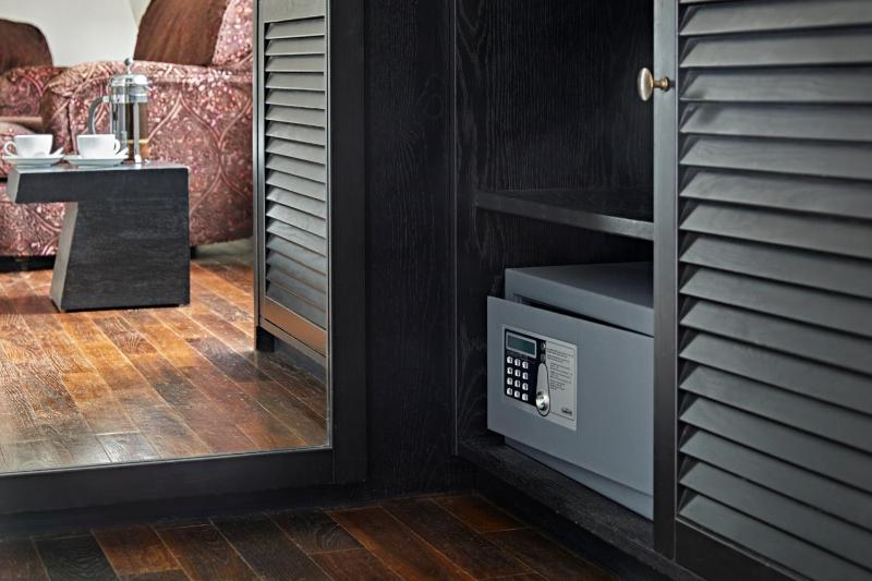 Standard Twin Room image 1