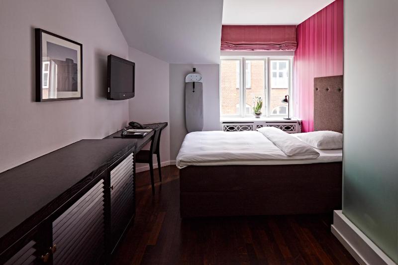 Standard Single Room image 4