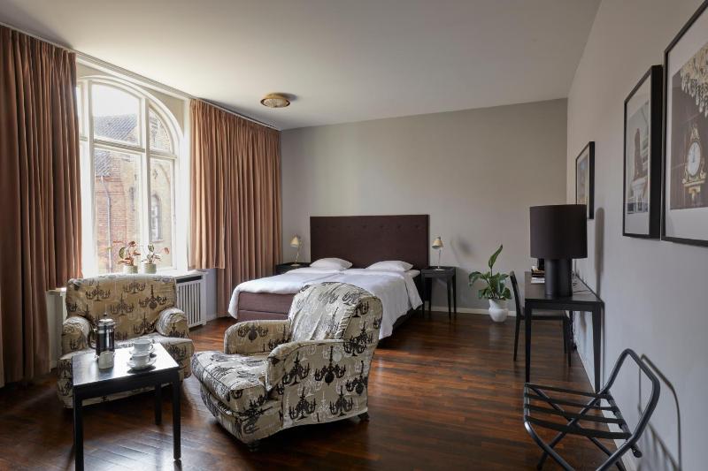 Superior Double Room image 3