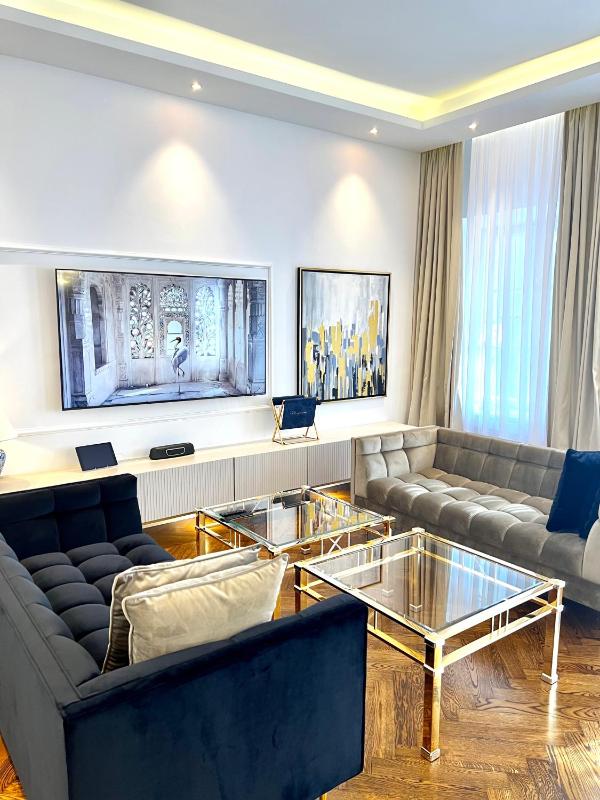 Luxury Two - Bedroom Magnific Suite with Old Town view ul.Krzywe Koło (105 m2) image 1