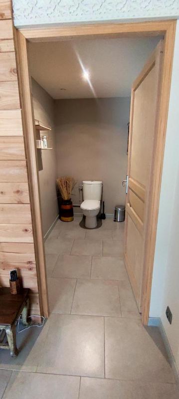 Double Room with Pool View image 3