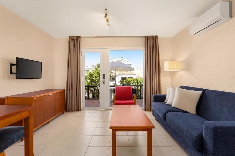 Classic One Bedroom Apartment image 1