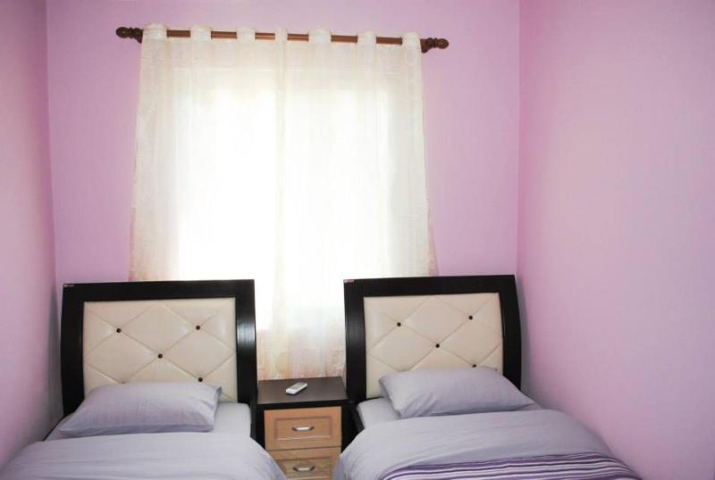 Twin Room with City View image 3