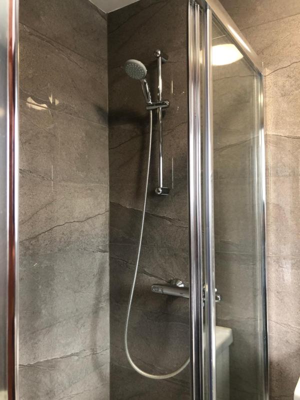 Triple Room Ensuite image 4
