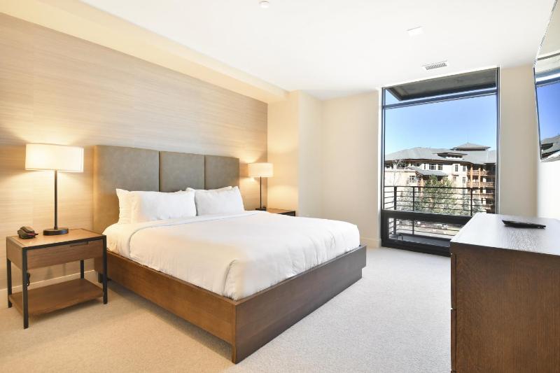 Luxury 2 BR in Canyons Village - Walk to Slopes - image 29
